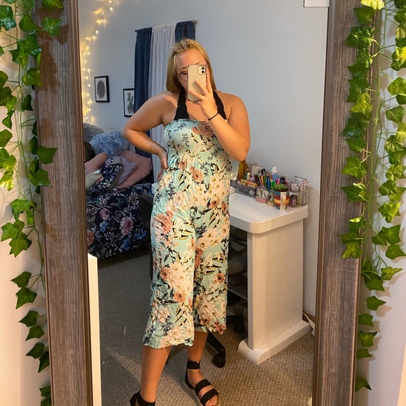 Blue Floral Cropped Jumpsuit - Picture 5 of 5
